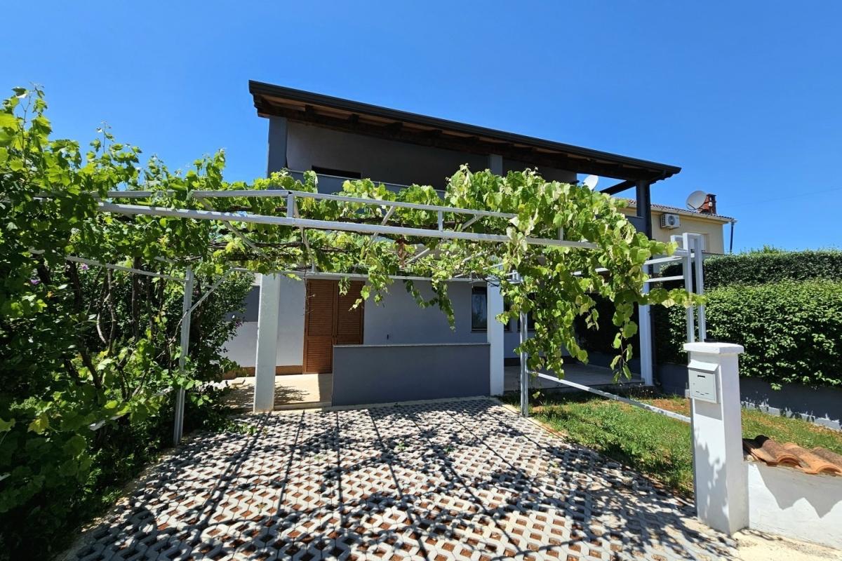 001-1014-67-Porec-Apartment-with-garden-for-sale