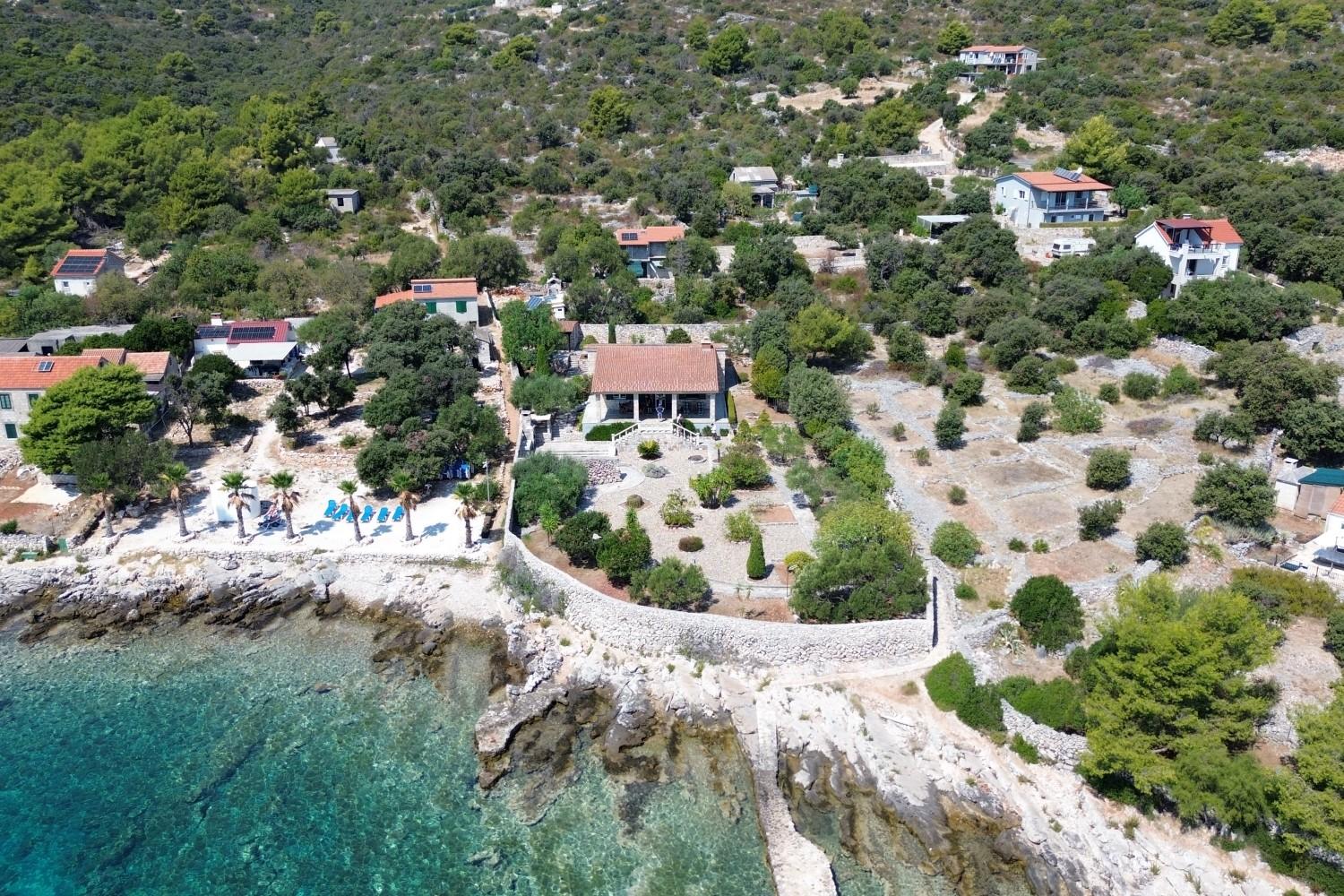 001-2011-110-island-drvenik-seaside-estate-with-two-villas-and-mediterranean-garden-for-sale