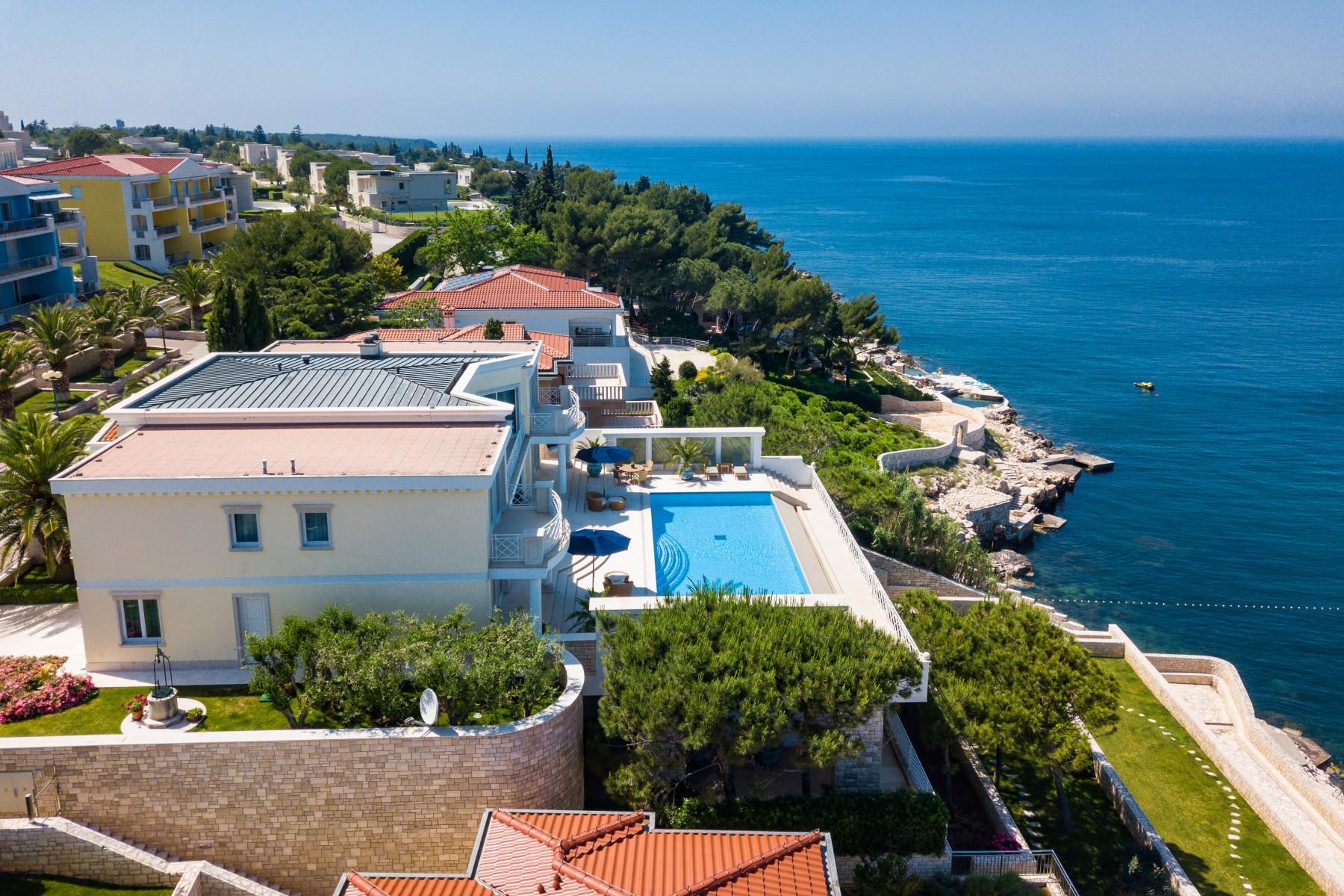001-2022-480-umag-exclusive-luxury-villa-first-row-to-the-sea-for-sale