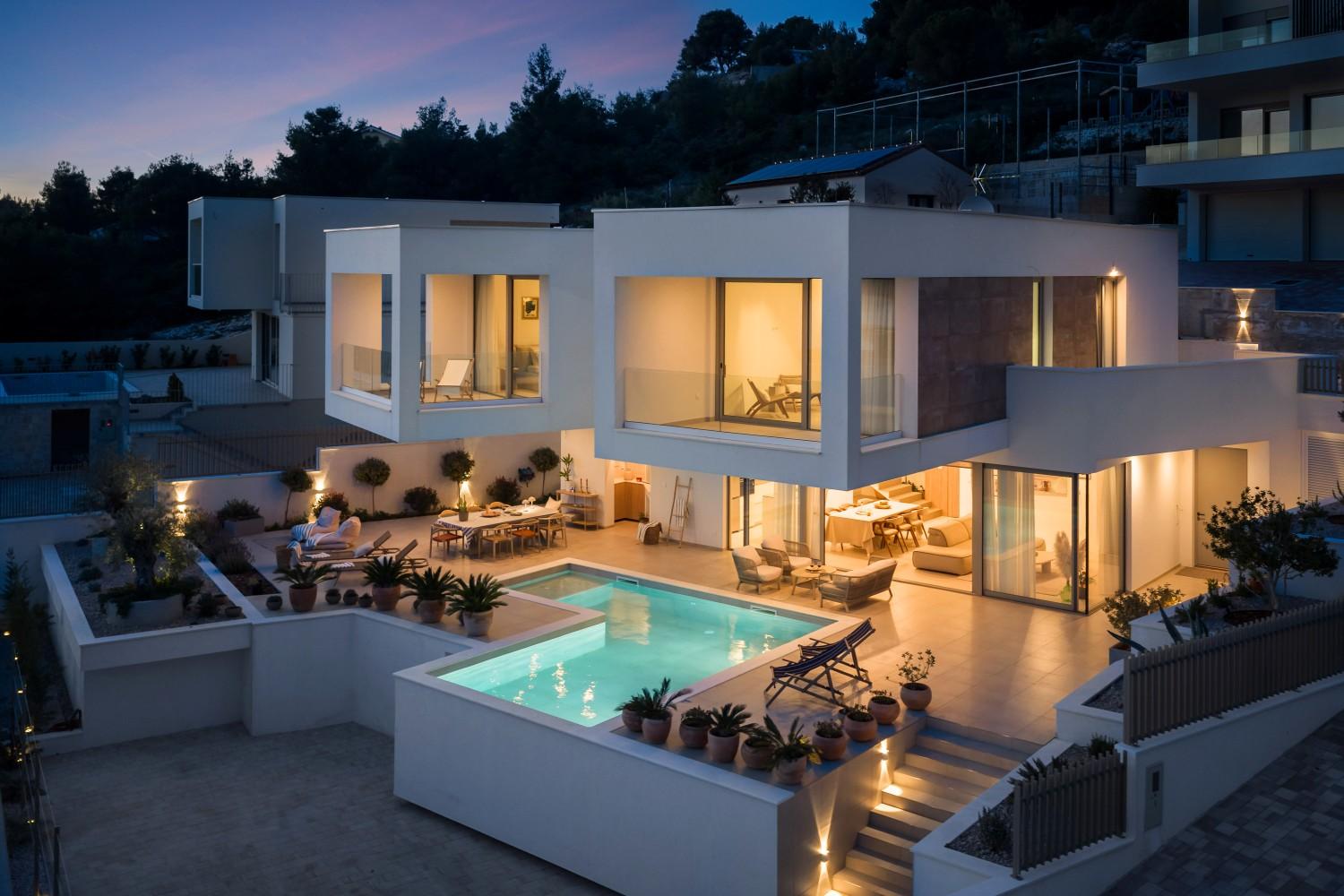 001-2031-277-primosten-luxury-modern-villa-with-pool-and-sea-view-for-sale