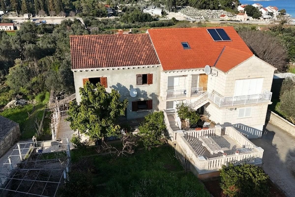 001-2052-117-Korcula-semi-detached-house-with-sea-view-for-sale